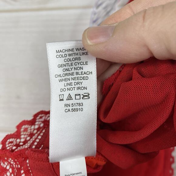Maurices Bralette Sz 1X Red Lace Triangle Wide Strap Pullover Removable Pads - Picture 8 of 8